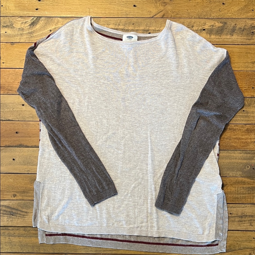 Old Navy Gray and Cream Knit Top
